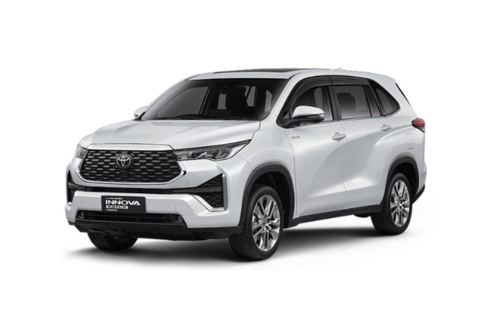 Toyota Innova Zenix armada modern UJS